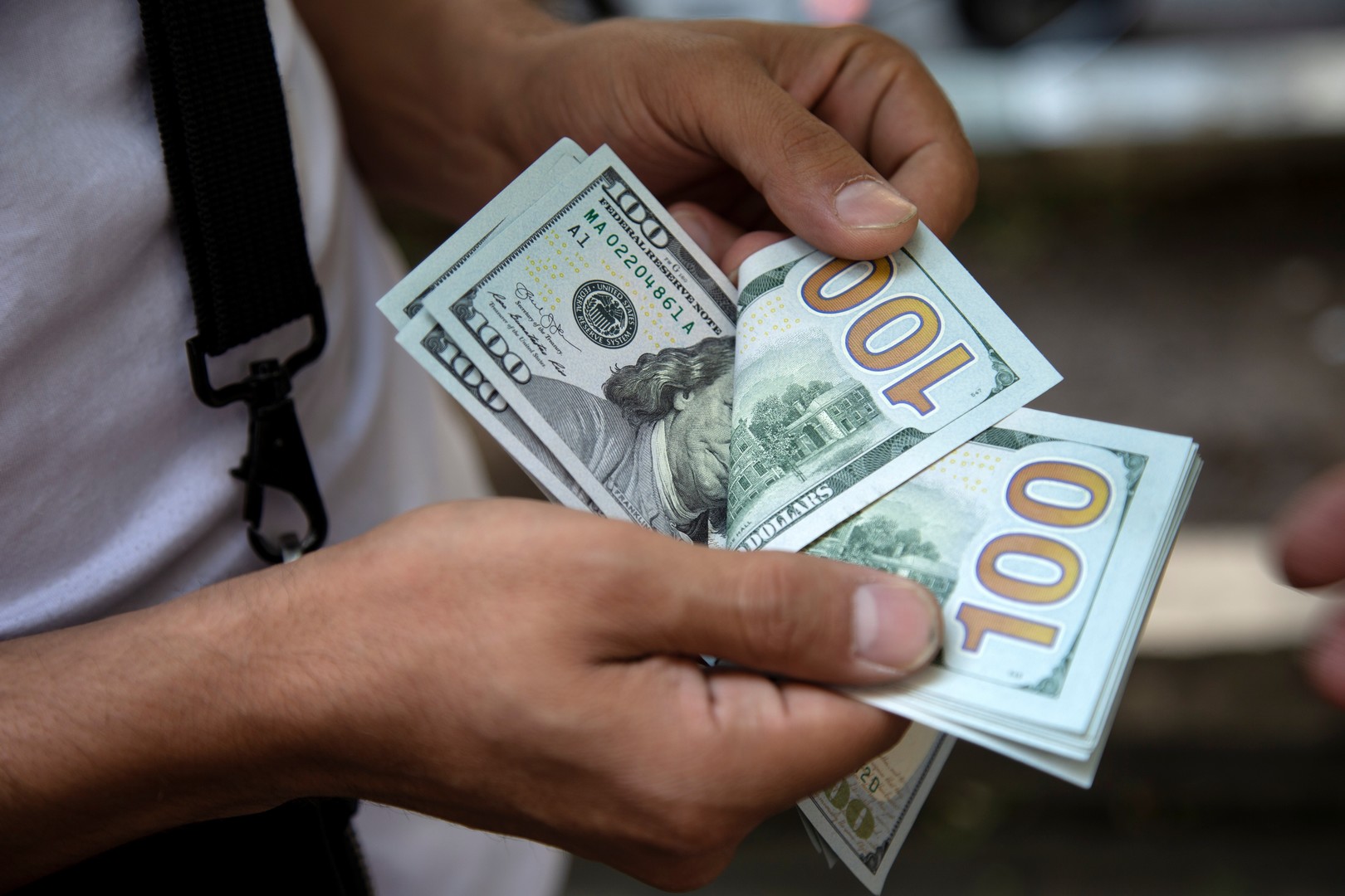 الاحتياطيات الدولية تقفز 5.9% خلال 10 أشهر.. وهكذا أعاد المركزي بناءها